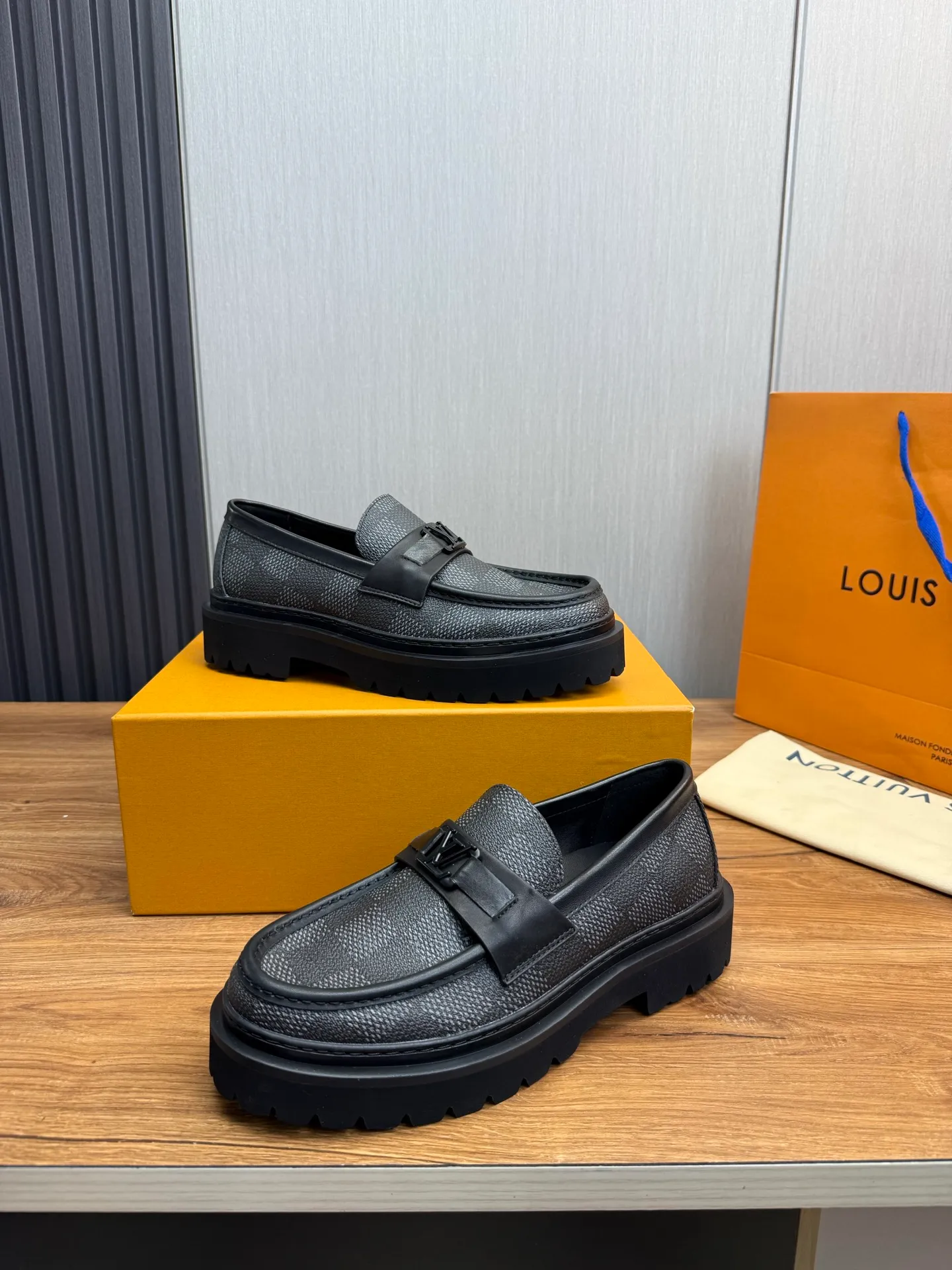 Men's shoes 💰640💰 LV. - Men's business casual leather shoes, top quality cow products. 1:1 shipment ⬆️Luxury and noble 👞All imported original brand leather materials, just to create a more comfortable wearing experience, upper: original cowhide ➕Imported full cow lining, original outsole ✔️36-45 (38.45 non-refundable)